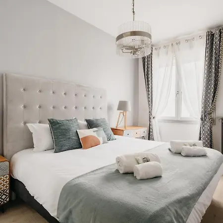 Courcelles Etoile Apartamento *