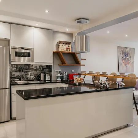 Courcelles Etoile Apartamento *